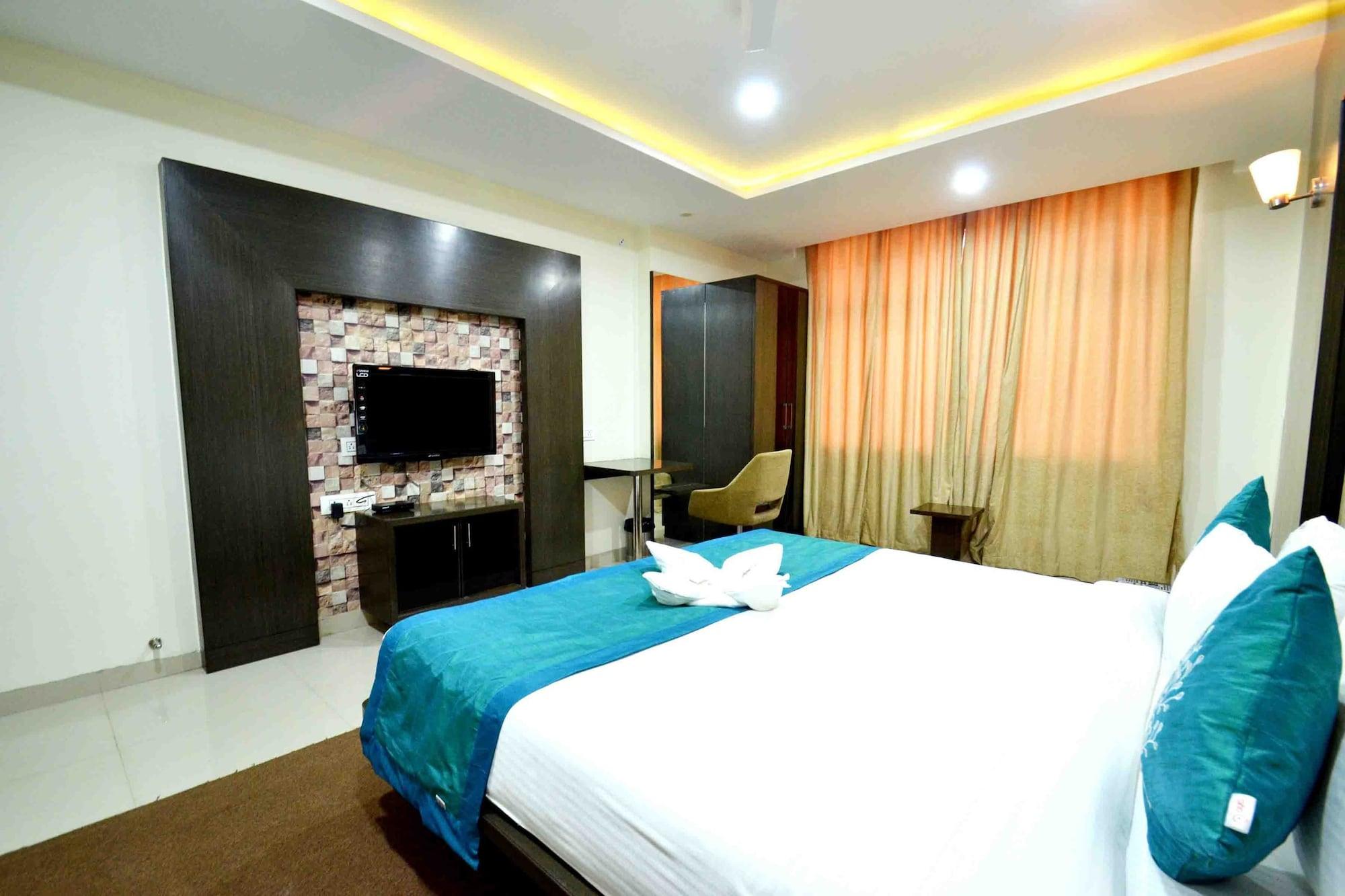 Capital O 1546 The Sensation Hotel Indore